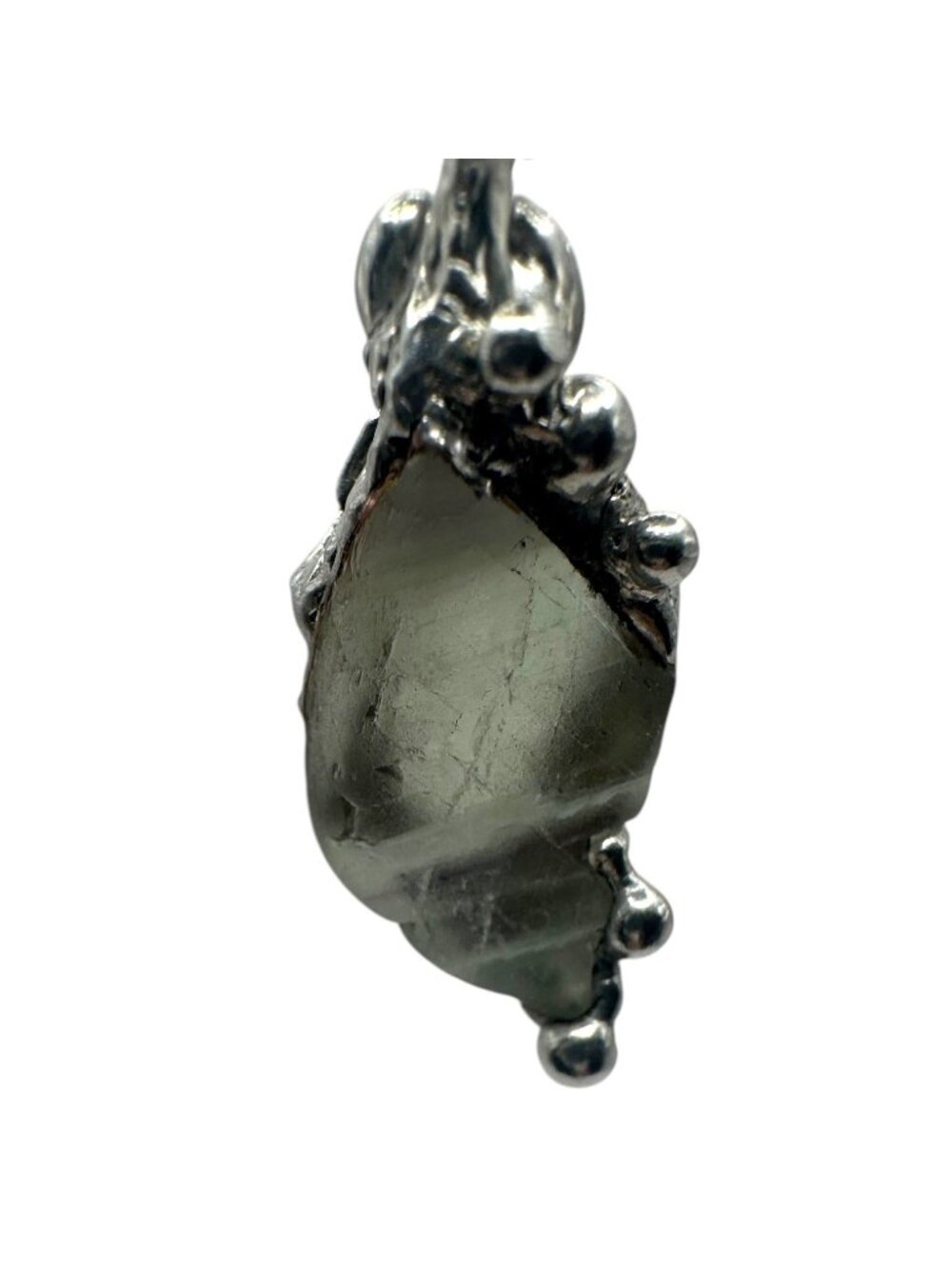 Green Fluorite Pendant Necklace - Artisan Metalwork Halo Bezel - Alma Antigua - Picture 8 of 16